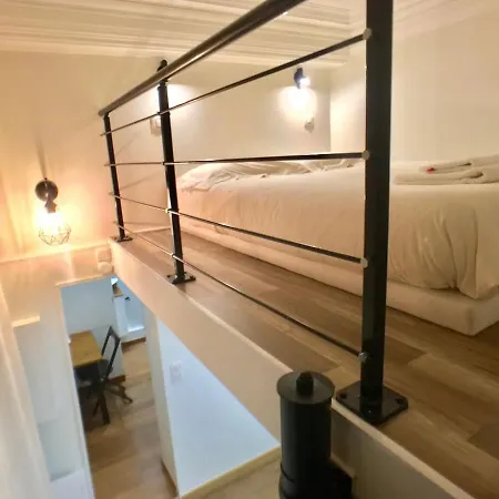 Studio Renove Proche Champs-elysees Et Tour Eiffel * Paris