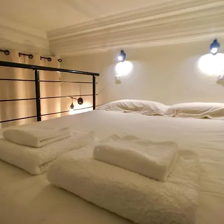 Daire Studio Renove Proche Champs-elysees Et Tour Eiffel Paris