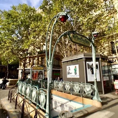 Studio Renove Proche Champs-elysees Et Tour Eiffel Daire